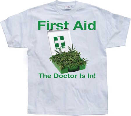Läs mer om The Doctor Is In!, T-Shirt