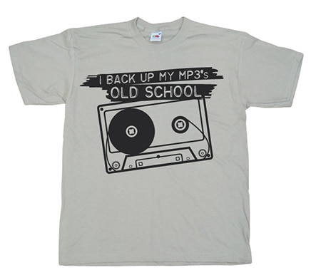 Läs mer om I Back Up My Mp3:s Oldschool, T-Shirt